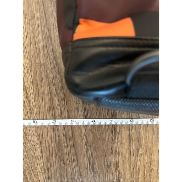 Calvin Klein camouflage-print duffle Messenger Bag - Picture 10 of 11